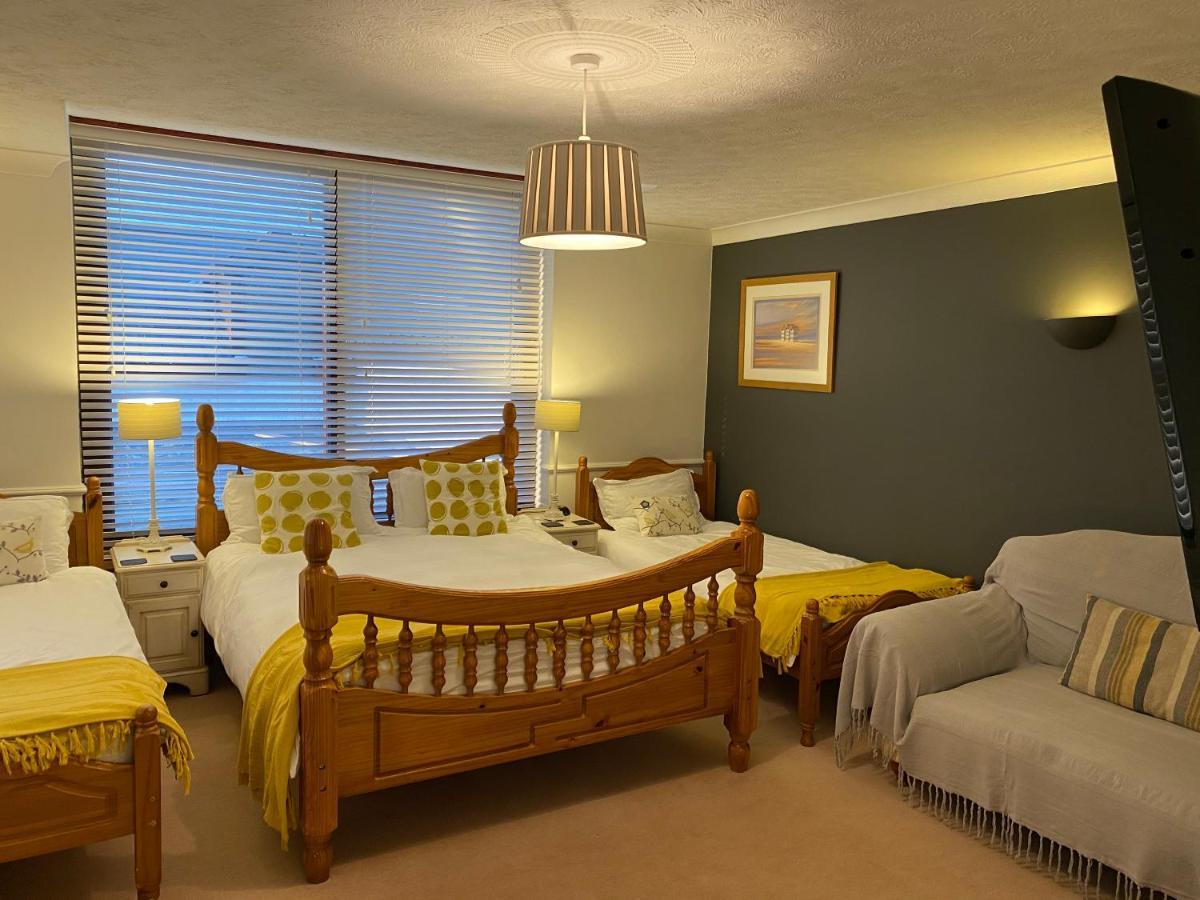 Blackthorn Farm Bed & Breakfast Holyhead Exterior photo