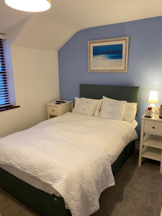 Blackthorn Farm Bed & Breakfast Holyhead Exterior photo