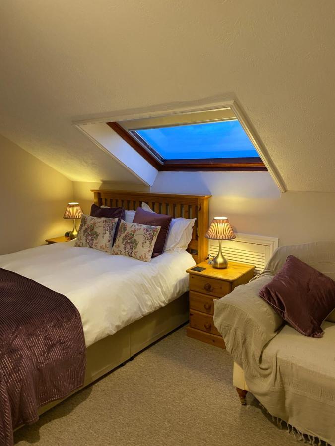 Blackthorn Farm Bed & Breakfast Holyhead Exterior photo