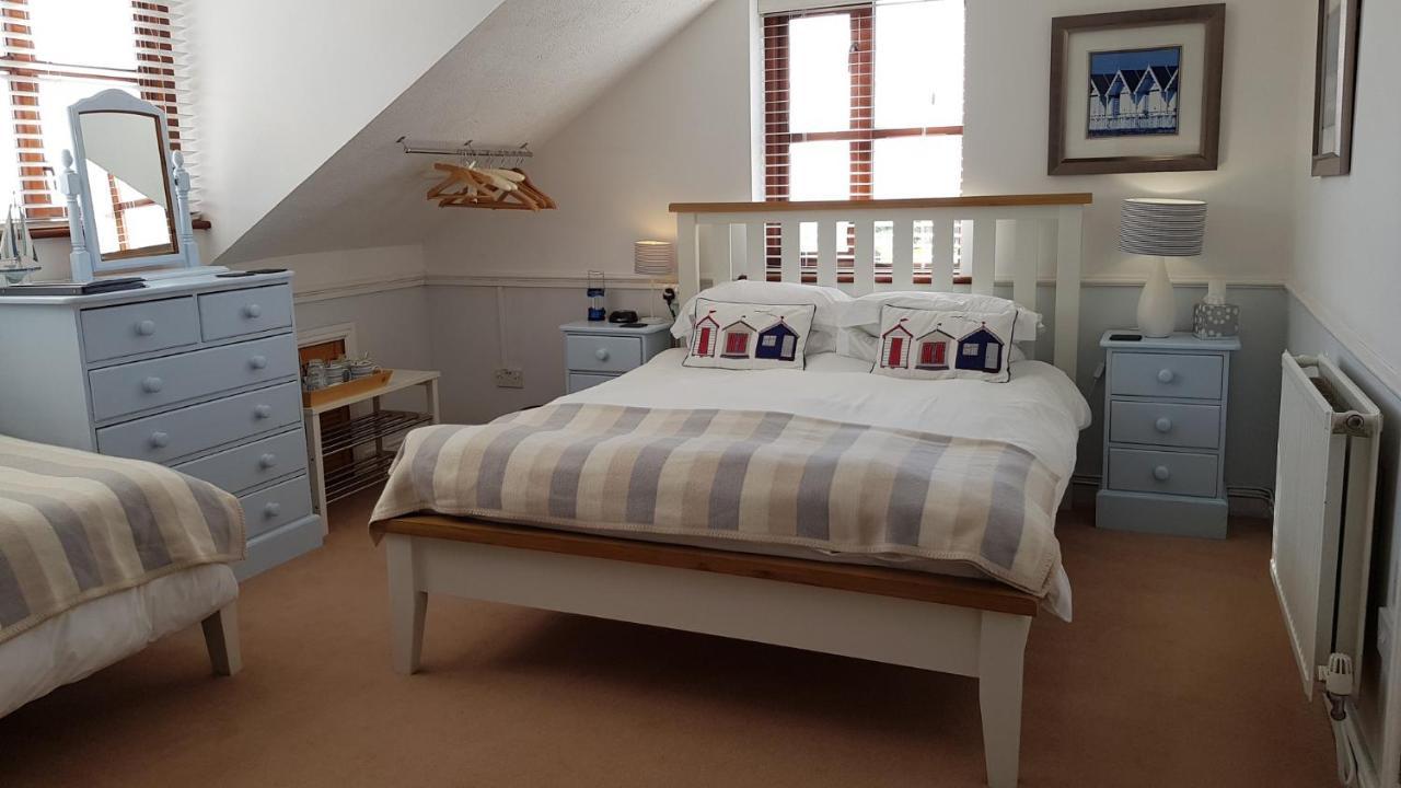 Blackthorn Farm Bed & Breakfast Holyhead Exterior photo